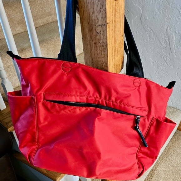 shortyLOVE Tillie tote. NEW. Red with black - Picture 2 of 2